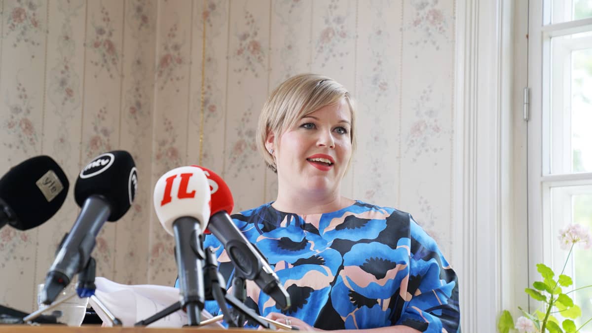 Annika Saarikko perusteli torstaina puheenjohtajakisaan lähtöään: ”En halua olla ihminen, joka jää nurkkapöytään jupisemaan.”