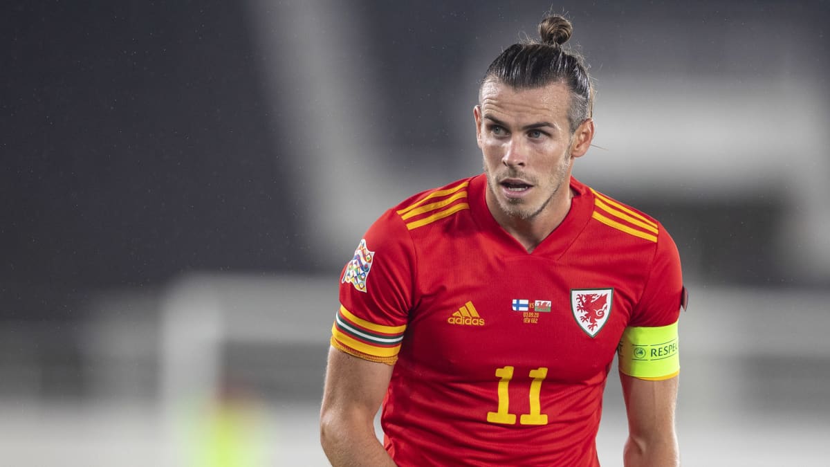 Gareth Bale Walesin maajoukkueen paidassa. 