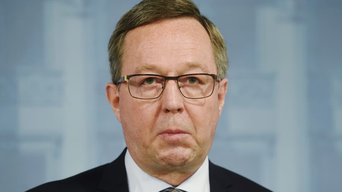 Elinkeinoministeri Mika Lintilä hallituksen tiedotustilaisuudessa 29. syyskuuta 2020.
