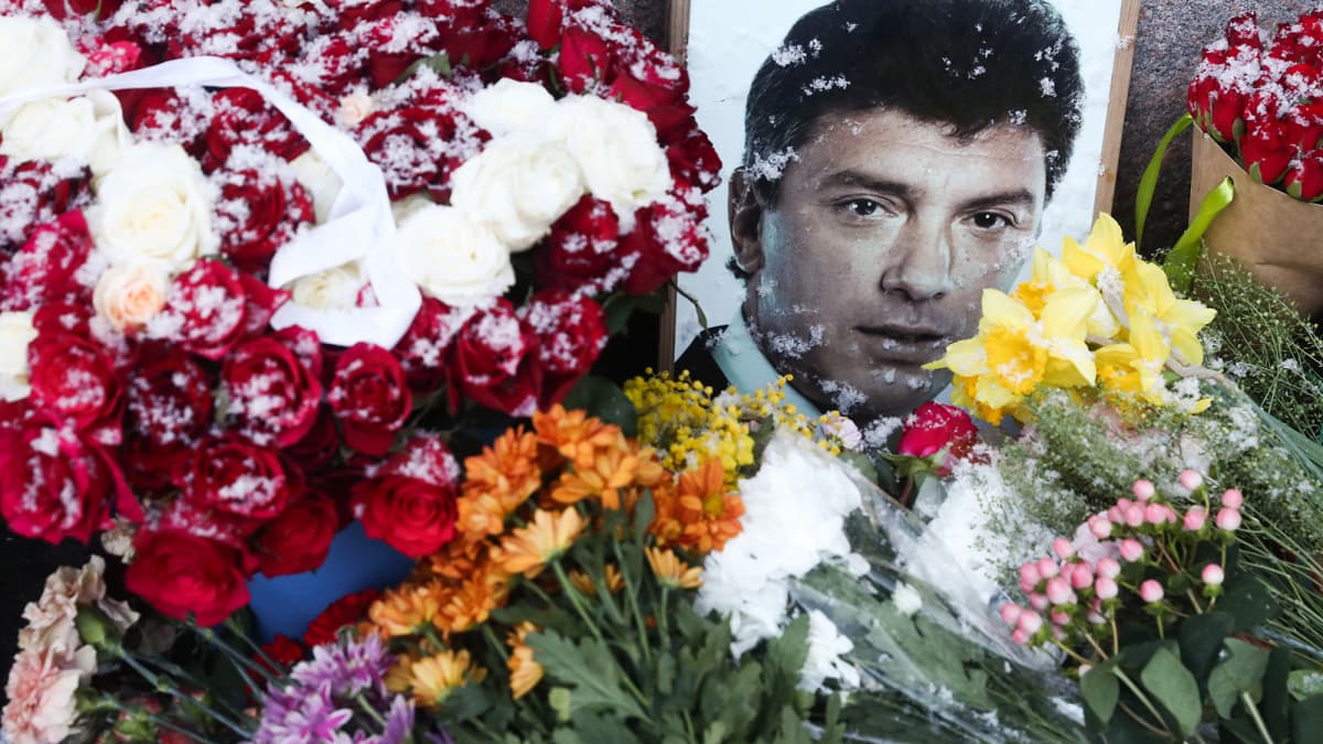 Kuvassa on Boris Nemtsovin muistopaikka Moskovassa.
