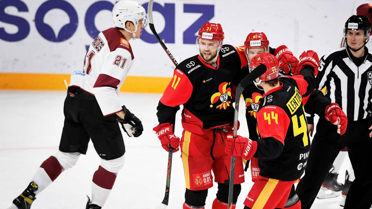 Jokereiden KHL-joukkueessa 12 koronatartuntaa – pelit jatkuvat sunnuntaina  | Yle Urheilu