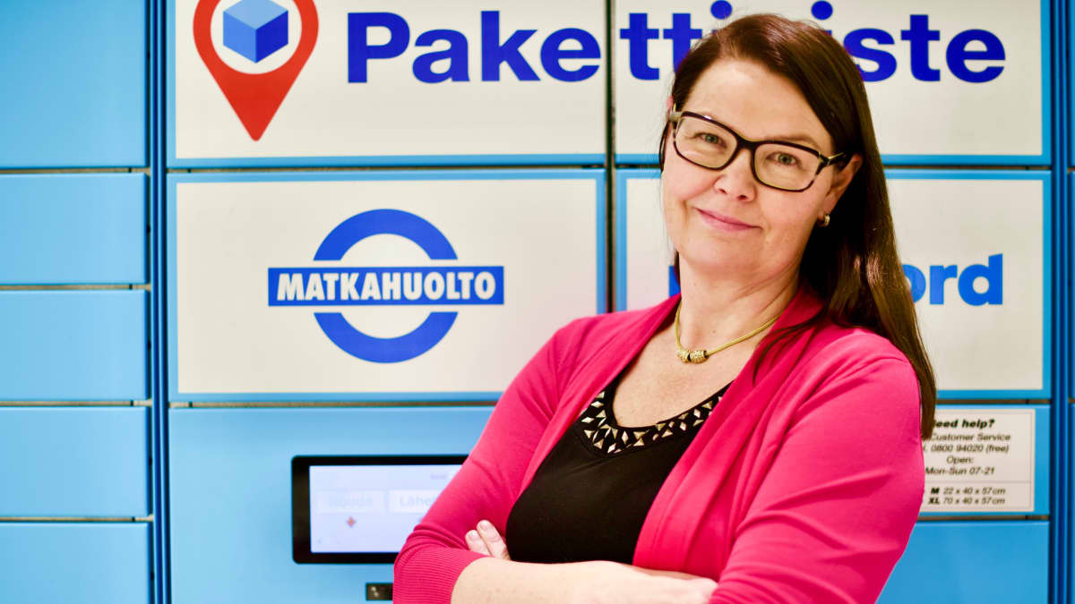 Matkahuollon pakettitoiminnasta vastaava johtaja Kati Nevalainen