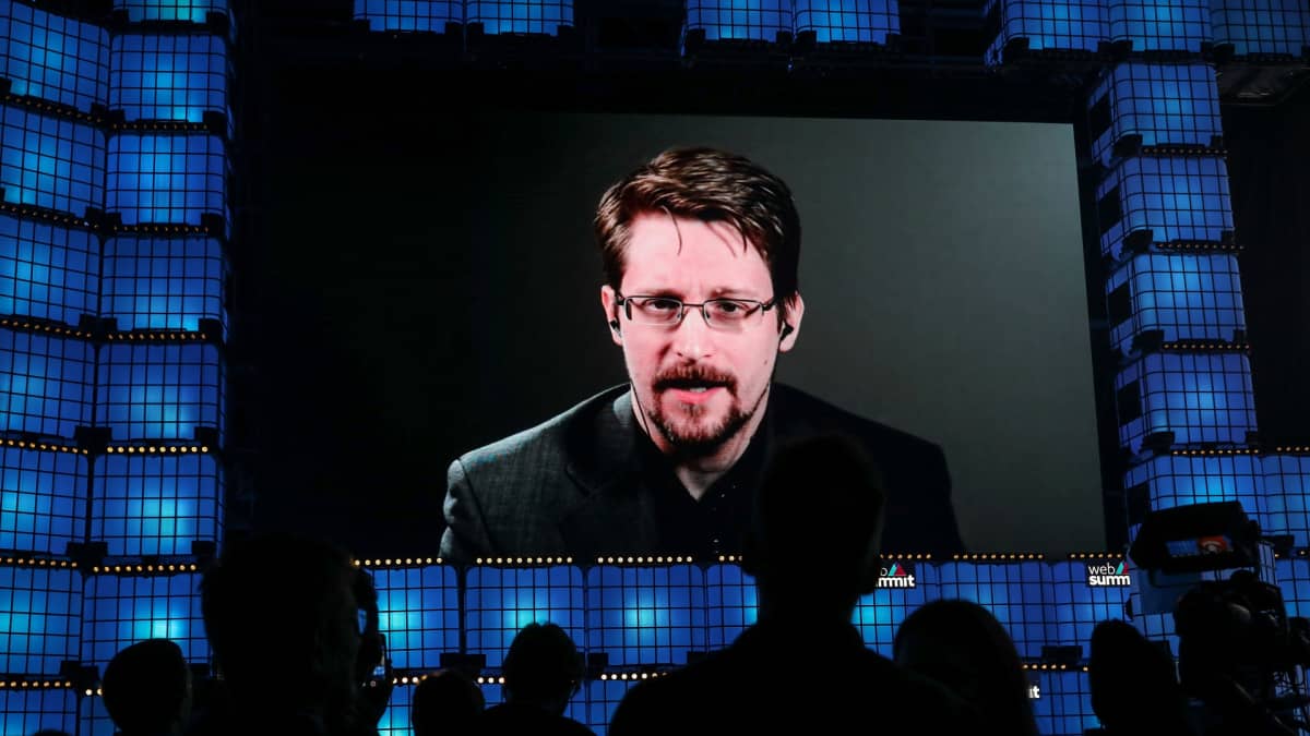 Edward Snowden marraskuussa 2019 sanavapautta puolustavan järjestön videokokouksessa.