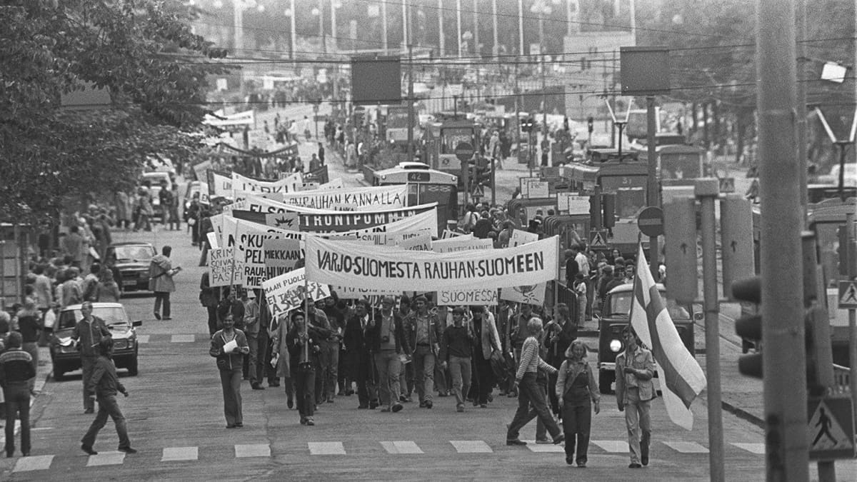 Sadankomitean rauhanmarssi Helsingissä elokuussa 1980.