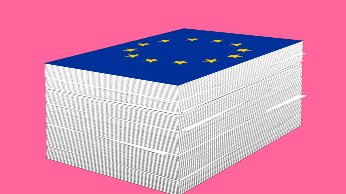Animoitu grafiikka, jossa pinoutuu noin 600 sivua tekstiä, kannessa EU:n logo.