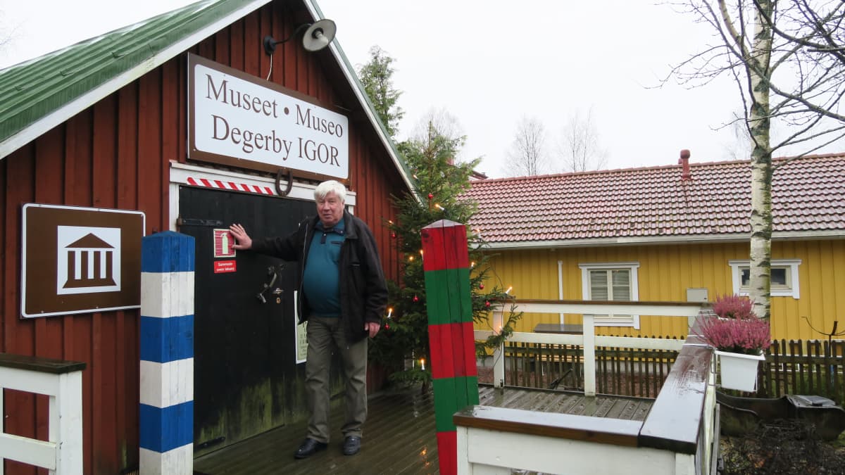 Museorakennus on ollut aikanaan Degerbyn kylän paloasema. Opas Berndt Gottbergin suvulla on maatila entisellä Porkkalan vuokra-alueella.