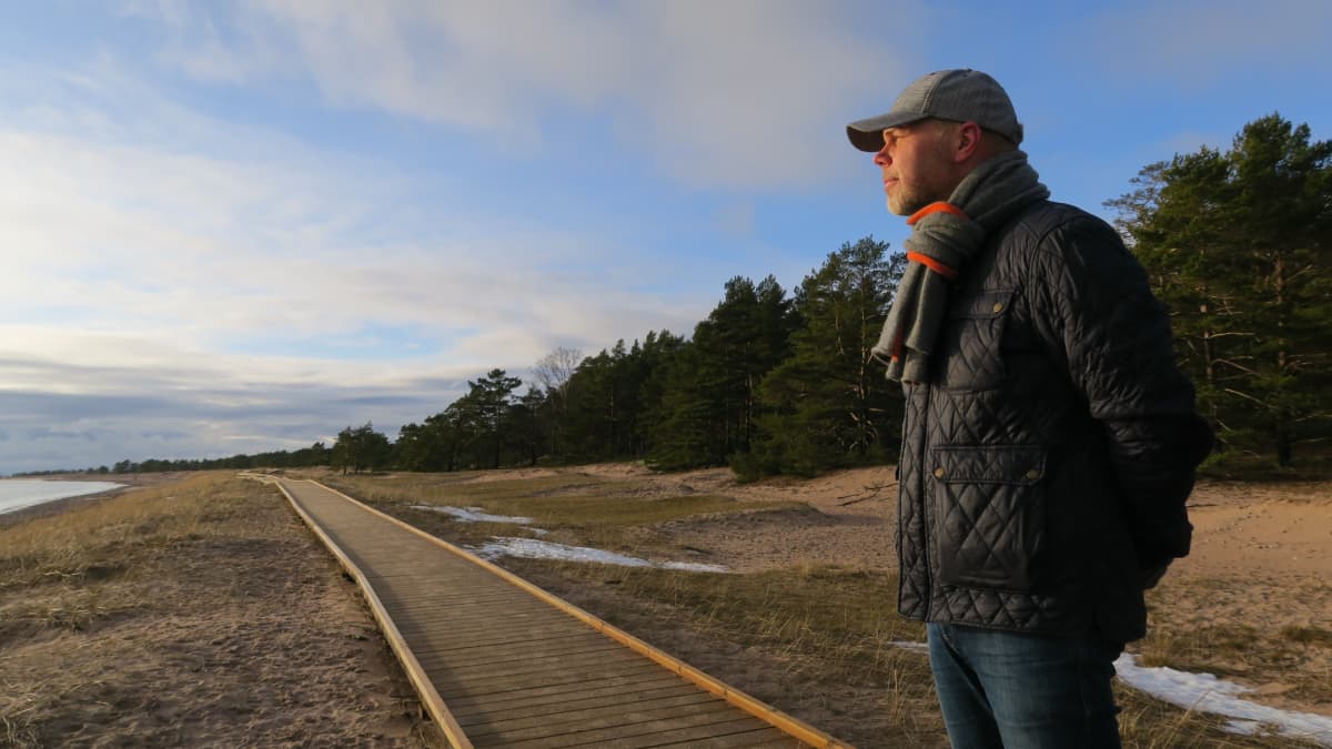 Kallionluoto ulkoilee Hangossa kenties enemmän kuin koskaan aikaisemmin: "Turha kännykän räplääminen on jäänyt."