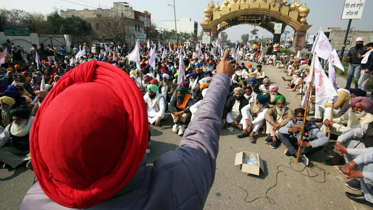 Maanviljelijöiden mielenosoitus Amritsarissa.