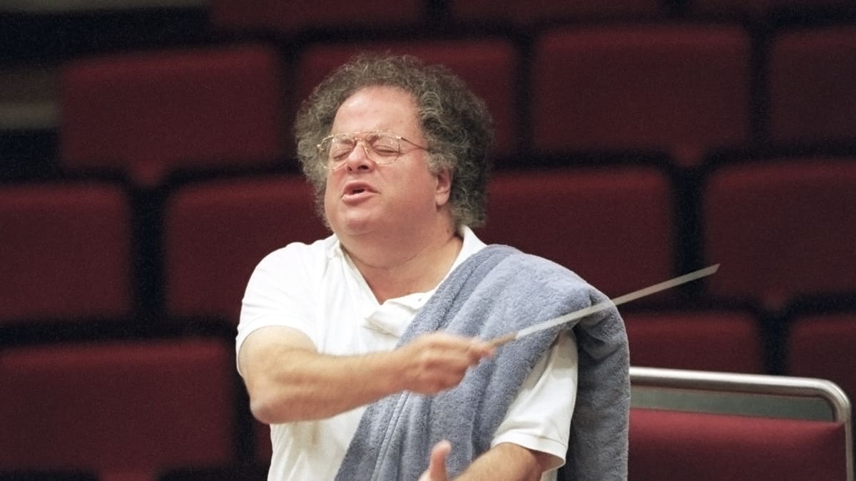 James Levine johtamassa Münchenin filharmonista orkesteria vuonna 1999.