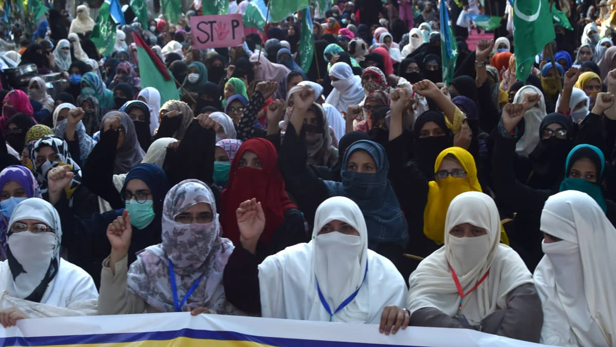 pakistan raiskaus protesti mielenosoitus naiset