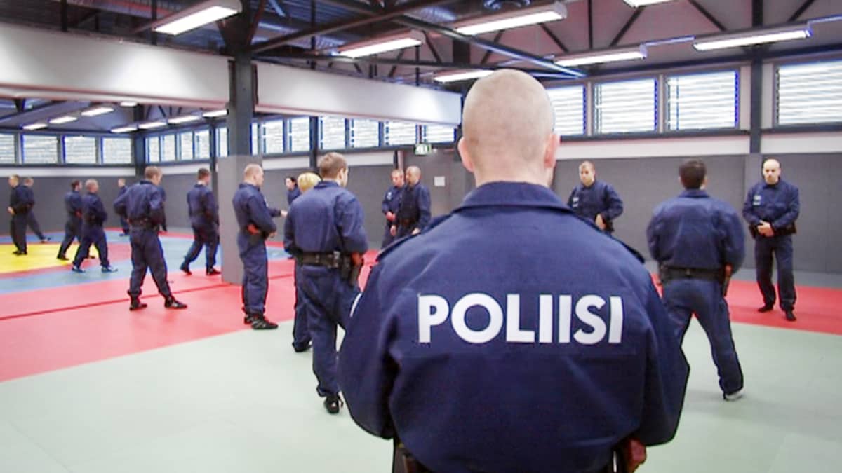 Opiskelijoita poliisiammattikorkeakoulussa.