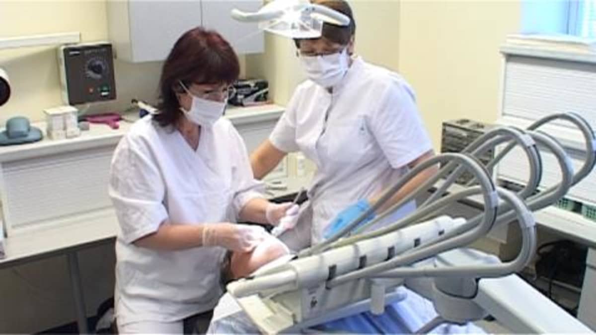 Automaatti vastaanottaa hammashoitoon | Yle Uutiset