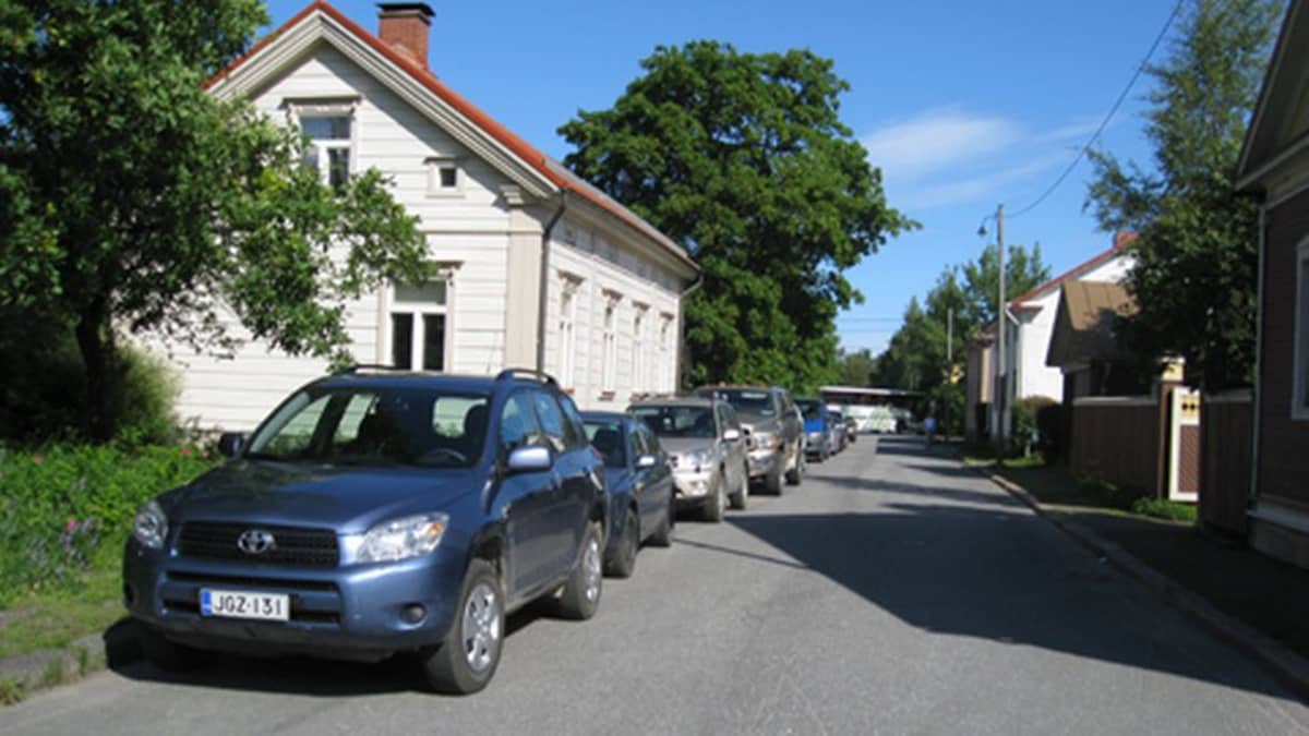 24 h parkkipaikan aikaraja on 24 tuntia | Yle Uutiset