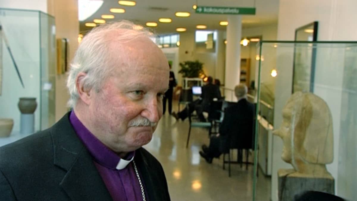 Piispa Wille Riekkinen.