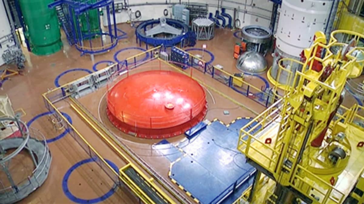 Loviisan ydinvoimalalaitoksen reaktorihalli.