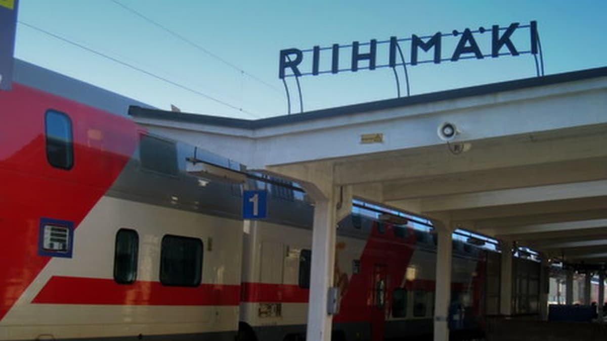 Näpistelijä pahoinpiteli Riihimäellä junavartijat ja pakeni raiteille | Yle  Uutiset