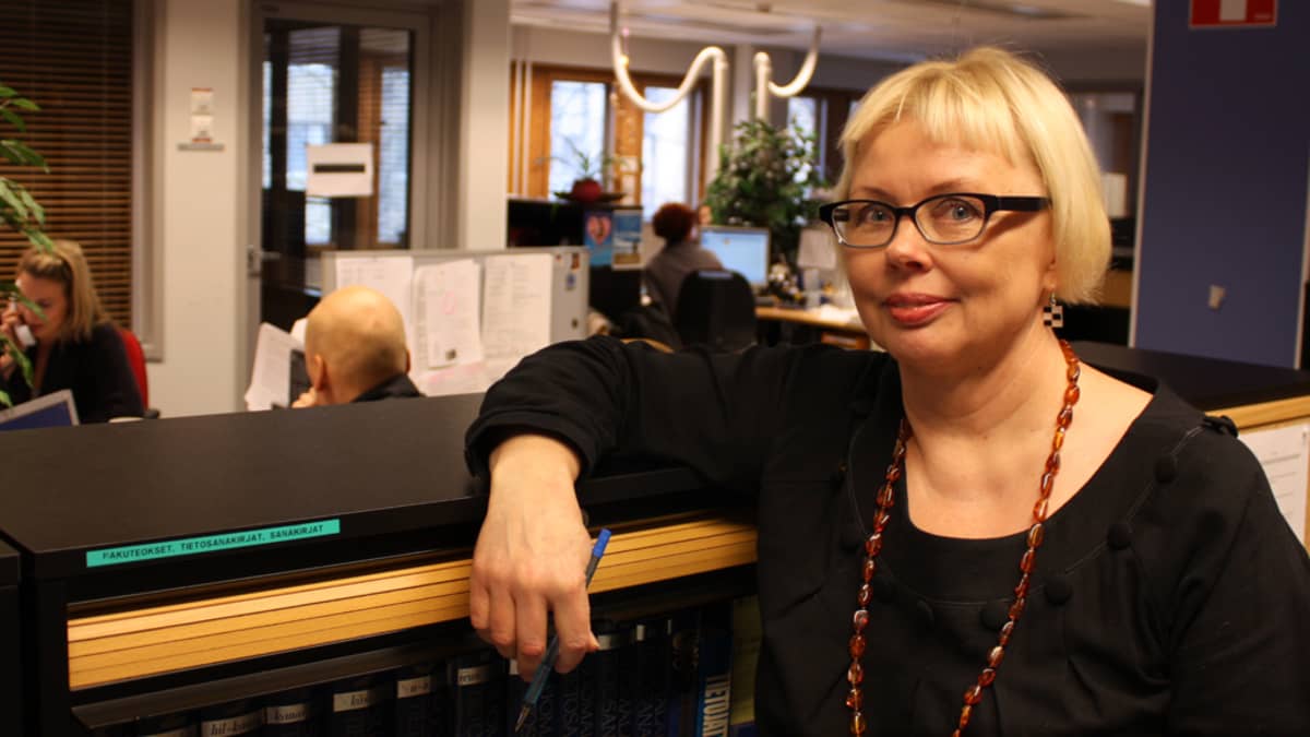 Arja Airaksinen toimituksessa.