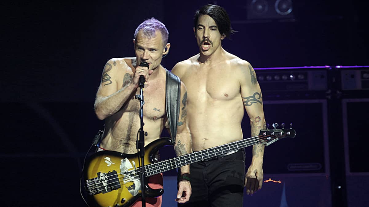 Red Hot Chili Peppersin laulaja ja basisti