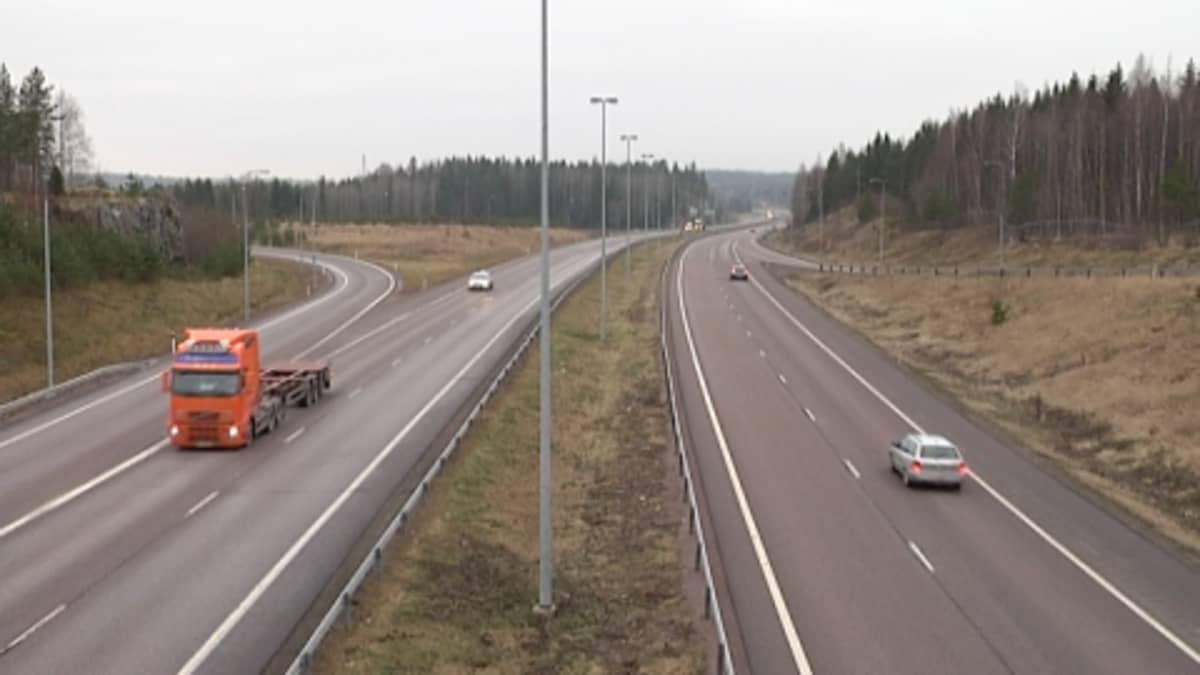 Venäjälle vievän moottoritien rakentaminen alkaa | Yle Uutiset