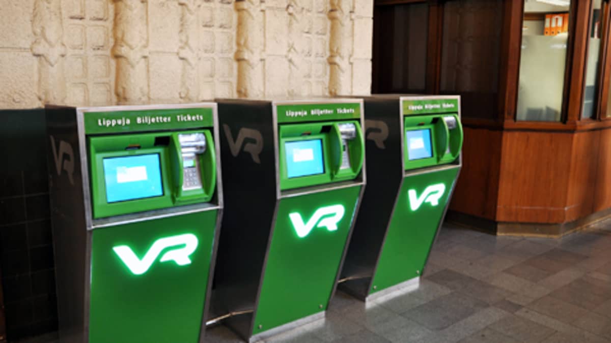 VR:n uusia lippuautomaatteja Helsingin rautatieasemalla
