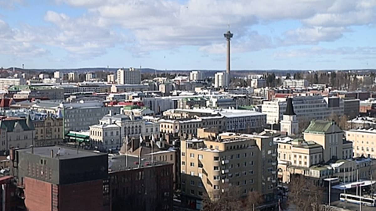 Tampereen keskusta ja Näsinneula.