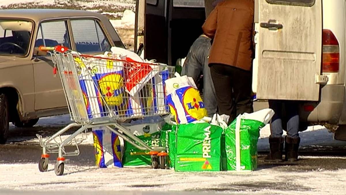Kaupat auki helatorstaina ja helluntaina | Yle Uutiset