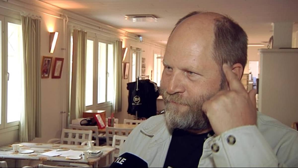 Ohjaaja Markku Pölönen.