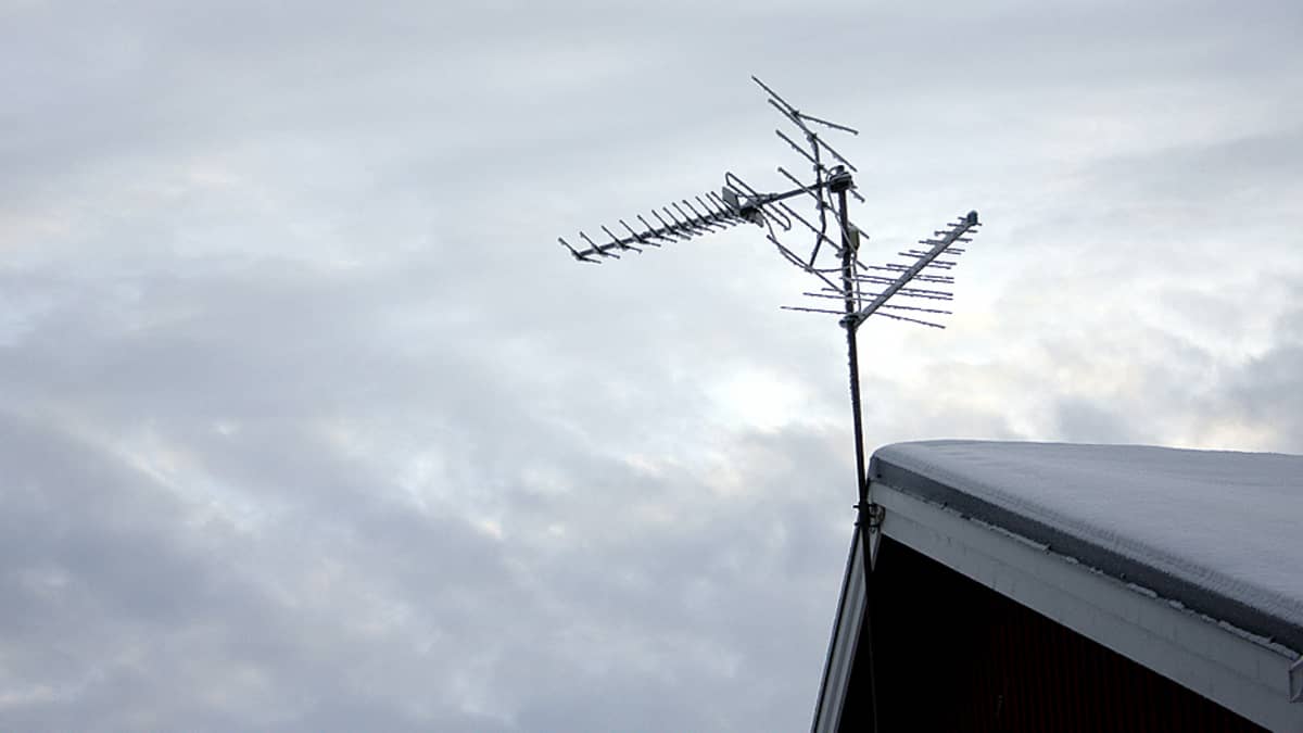 Luminen antenni