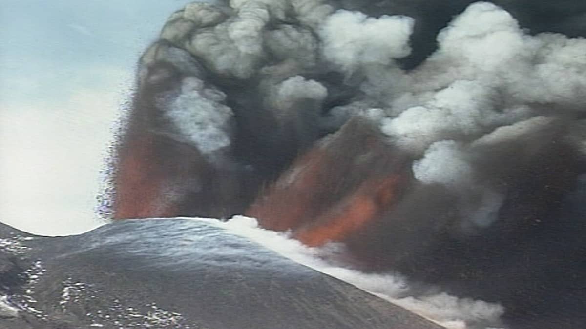 Purkautuva Etna-tulivuori.