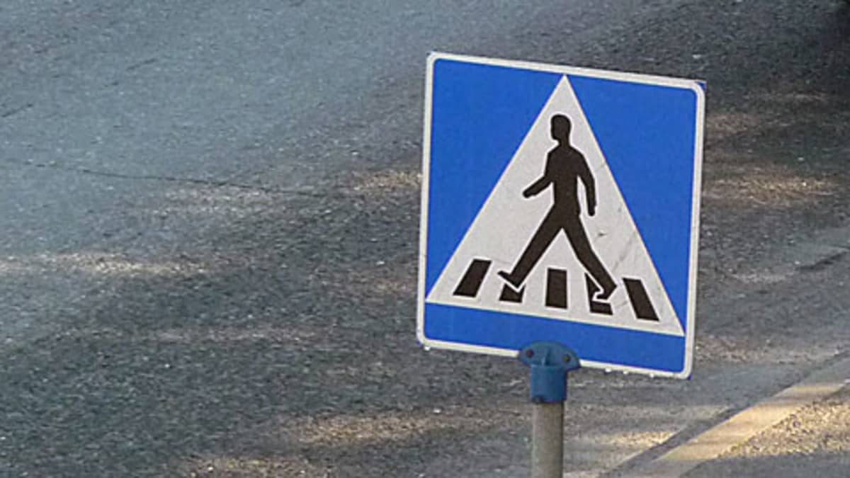 Driver hits boy, gives bandage and drives away | News | Yle Uutiset