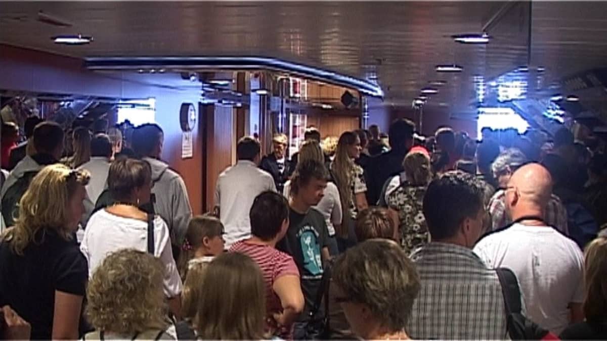 Tallink Siljalla on riittänyt väkeä joulukuussa 2008.