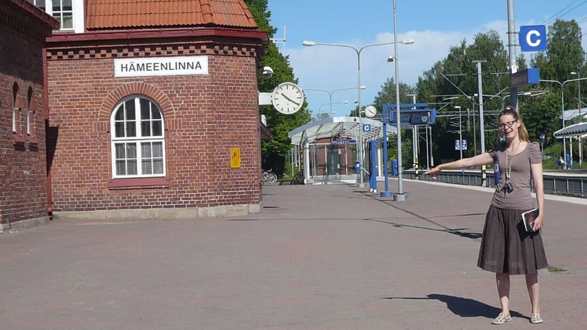 Hämeenlinnan Juhannusjunassa näkyvät keskiaika, posetiivarit ja Sibelius |  Yle Uutiset