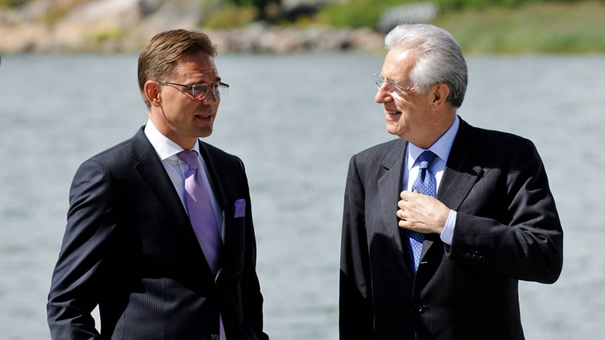 Jyrki Katainen ja Mario Monti Kesärannassa.