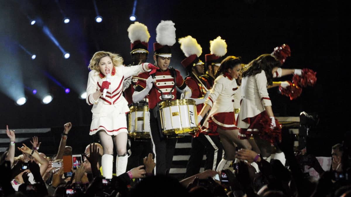 Madonna esiintyy Helsingin olympiastadionilla 