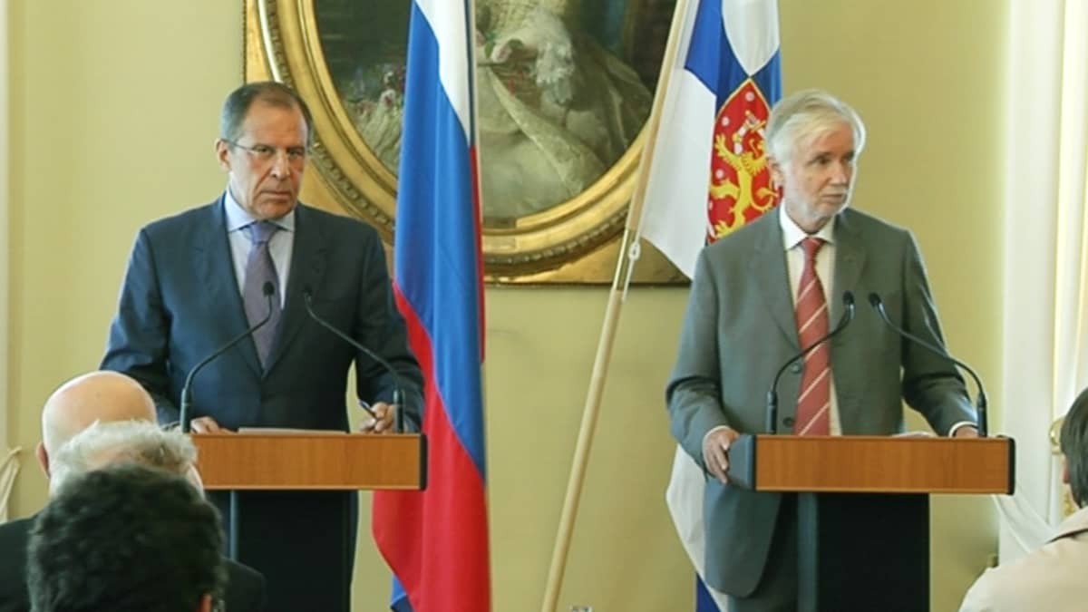 Lavrov in Helsinki with Tuomioja.