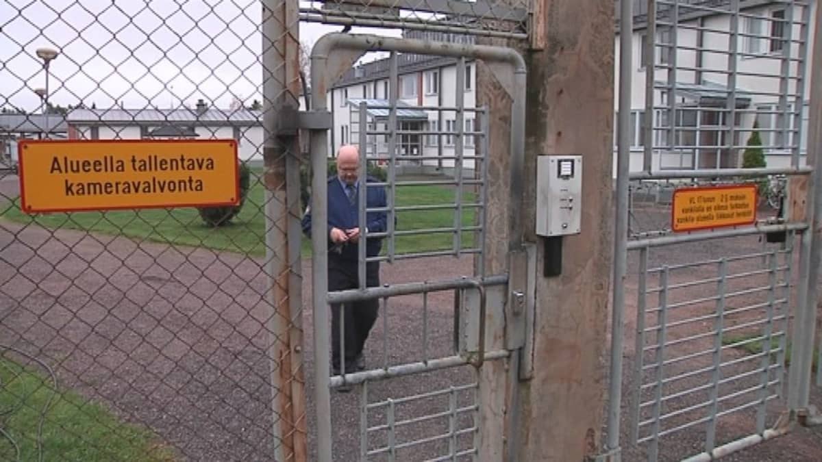 Köyliön vankilan pihan portti