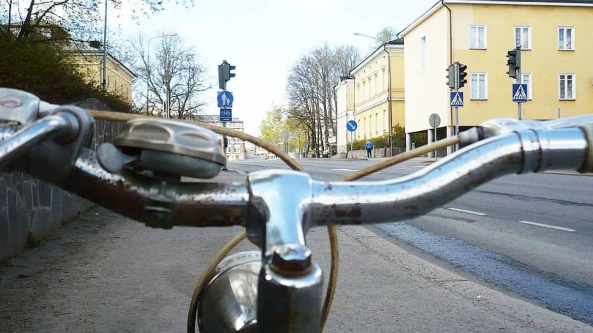 Polkupyörä Hämeenlinnan Viipurintiellä