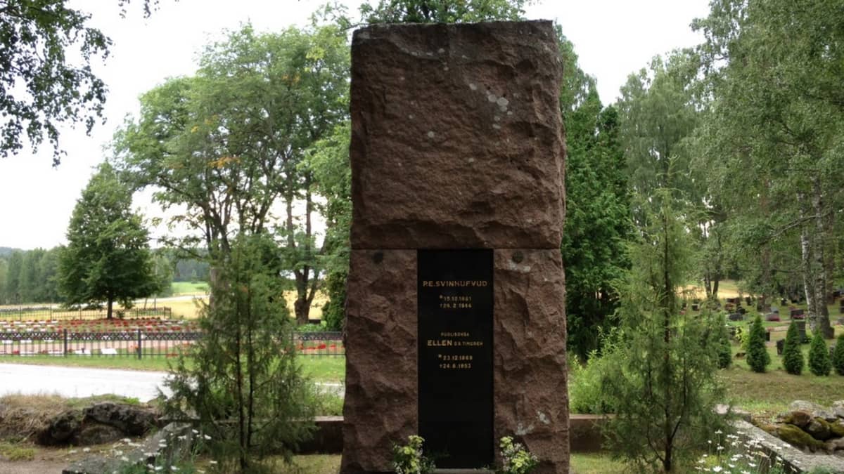 Presidentti P. E. Svinhufvudin hautakivi Luumäellä