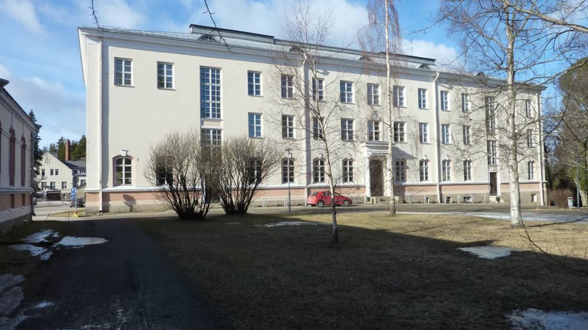 Historialliset Kajaanin seminaarin tilat täyttyvät uusista vuokralaisista |  Yle Uutiset