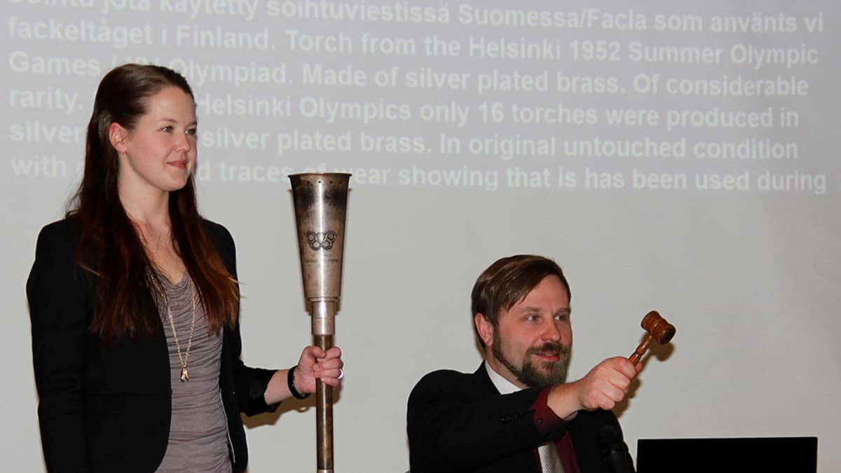 Olympiasoihtua huutokaupataan.