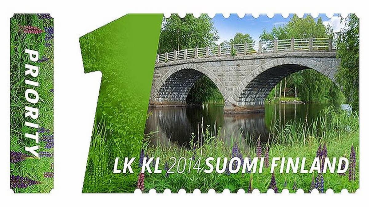 Heinäjoen silta Pihtiputaalta pääsi myös sillat ja vesistöt postimerkkisarjaan.