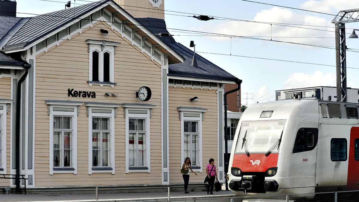VR:n lipunmyynti Kajaanissa loppuu 2. elokuuta | Yle Uutiset