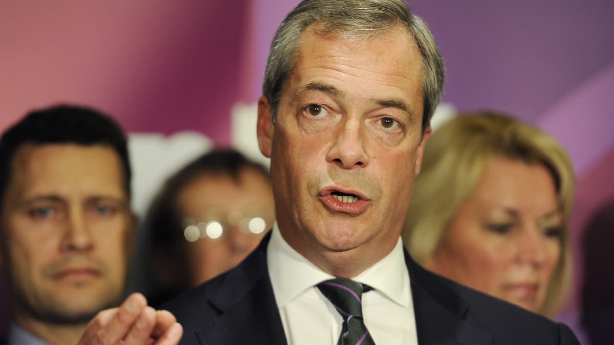 Ukipin johtaja Nigel Farage tiedotustilaisuudessa europarlamenttivaalien jälkeen.