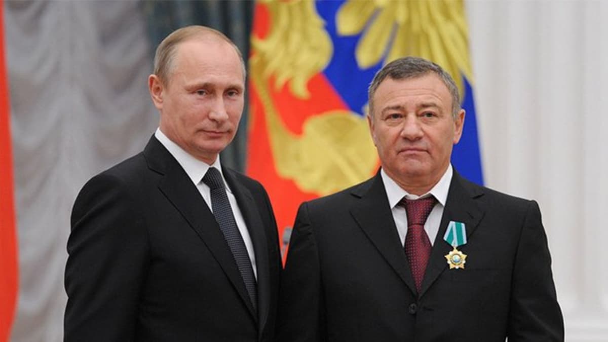 Venäjän presidentti Vladimir Putin ja Arkadi Rotenberg lokakuussa 2013.