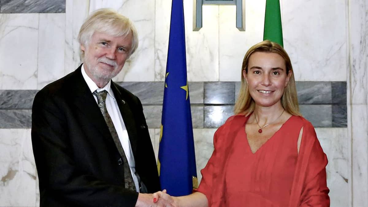 Federica Mogherini ja Erkki Tuomioja.