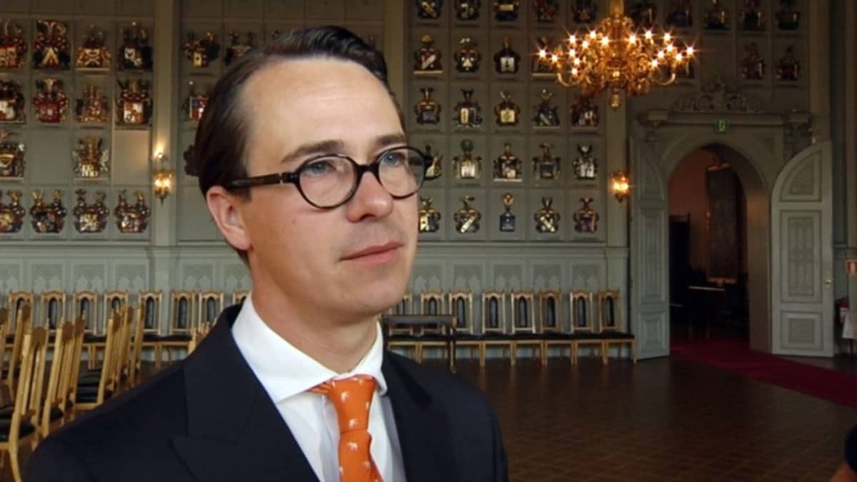 Puolustusministeri Carl Haglund