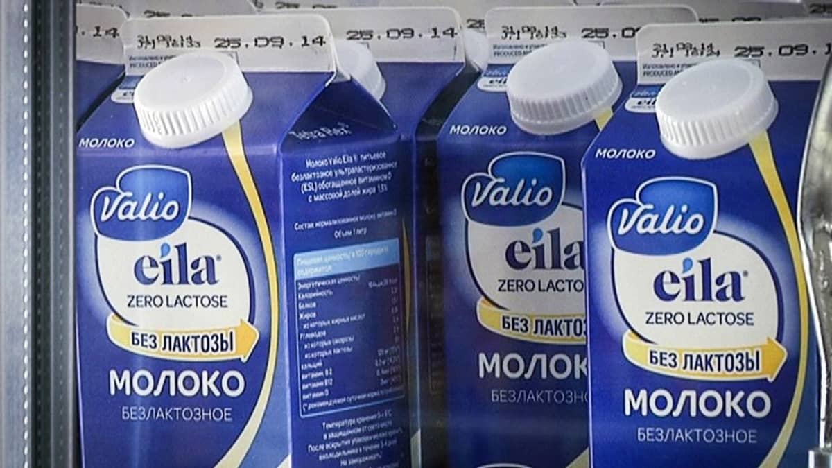 Valion laktoositonta maitoa venäjänkielisillä teksteillä.