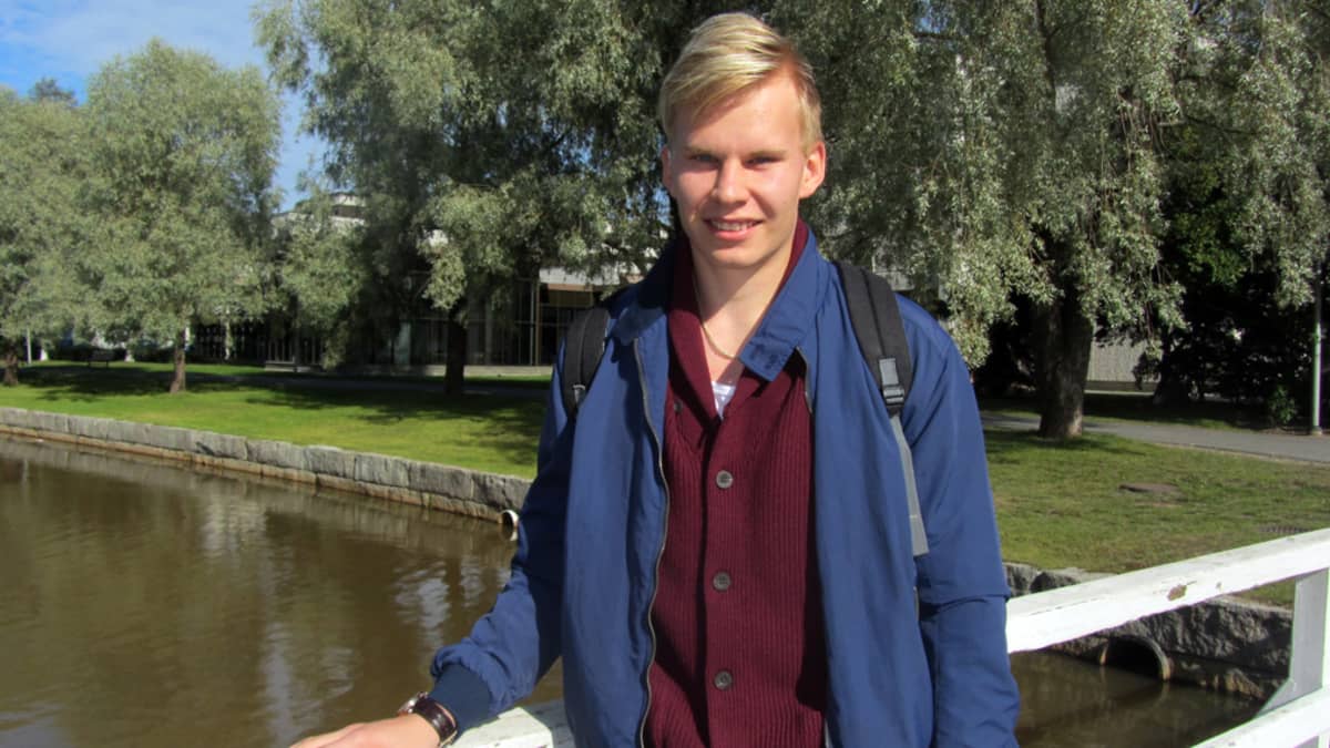 Kuvassa Kokkolan Tiikereissä kaudella 2104 aloittanut lentopalloilija Antti Ropponen.