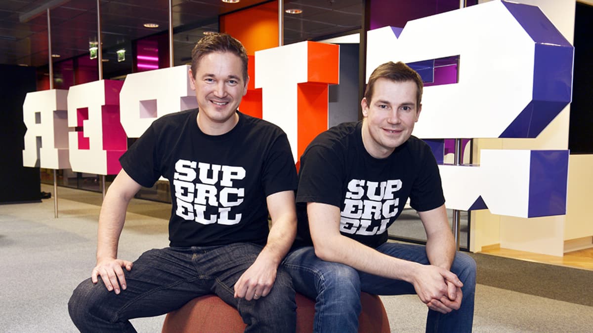 Suomalaisen peliyhtiön Supercell Oy:n toimitusjohtaja Ilkka Paananen ja luova johtaja Mikko Kodisoja.