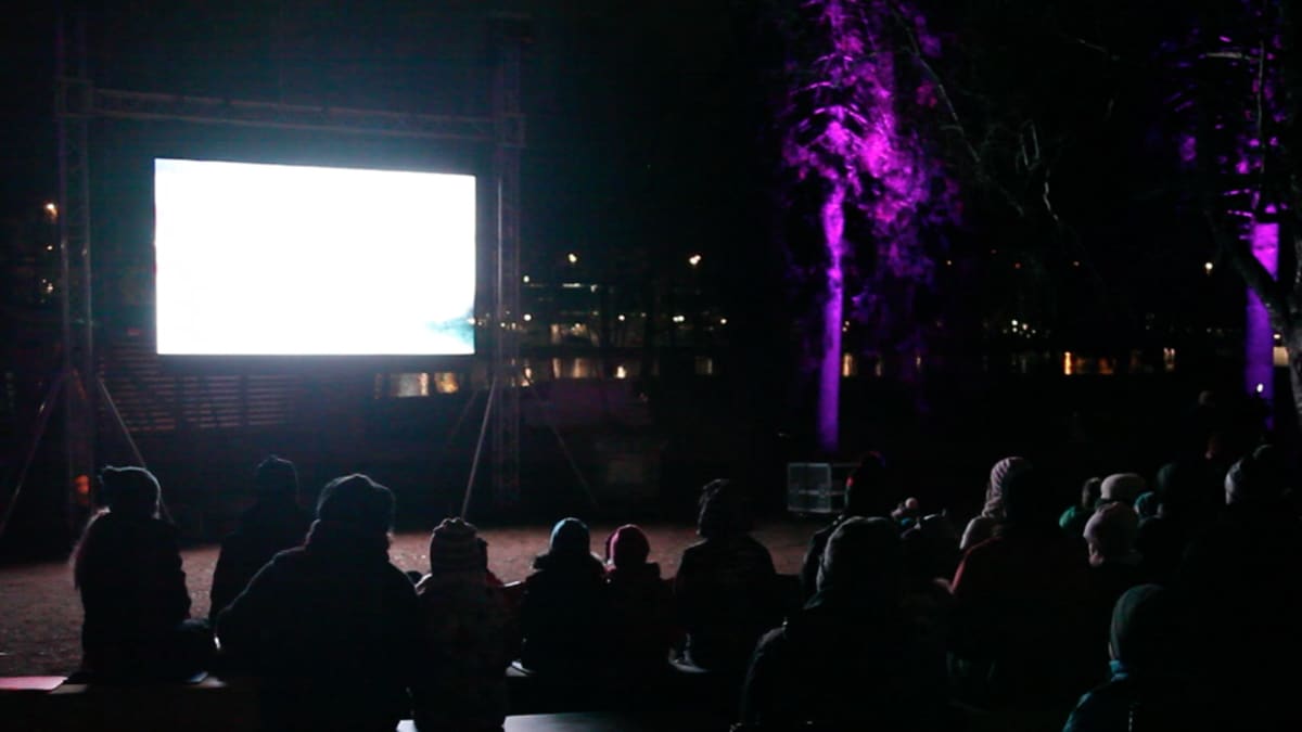 Rokumentti 2014 tarjosi elokuvia myös lapsille ulkoilmanäytöksessä Ilosaaressa.